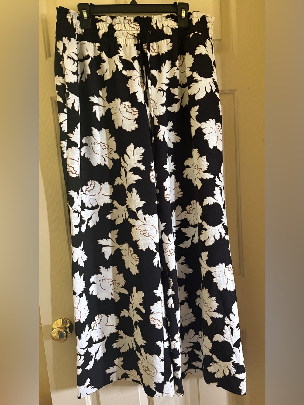 Cato Size XL Floral Print Wide Leg Pants in Black & White